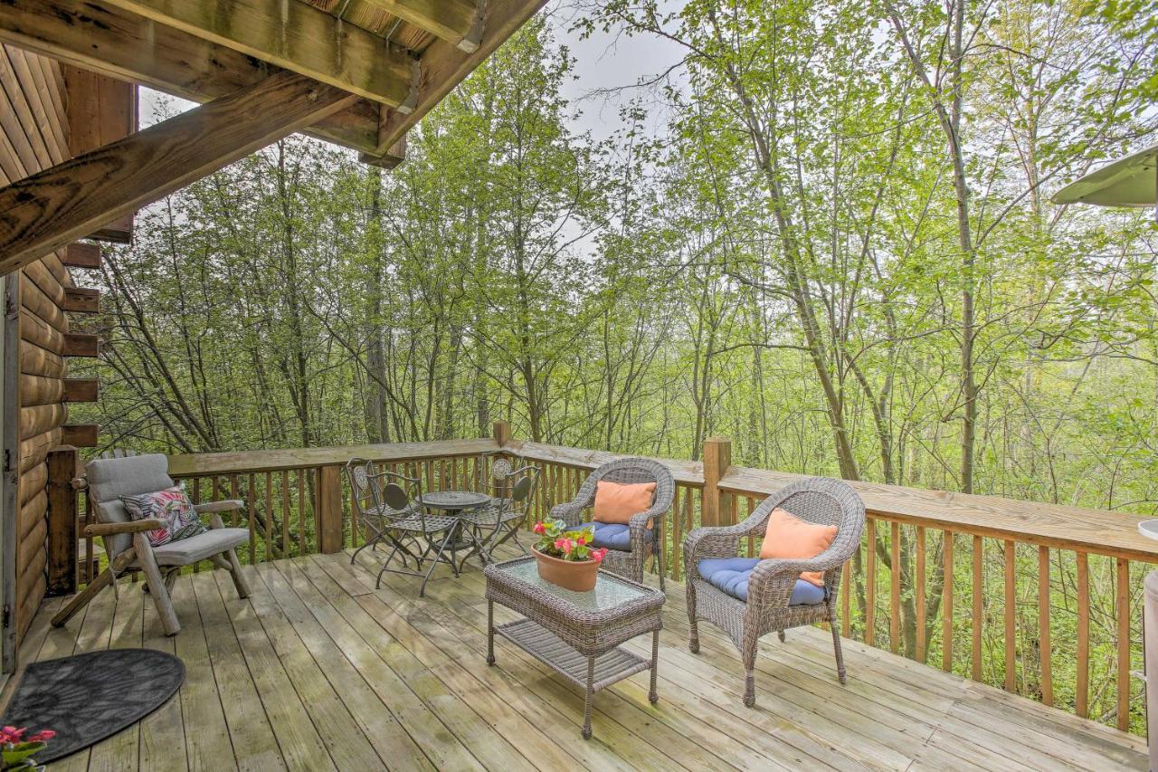Resort Cabin With Fire Pit Golf, Hike And Play! Rothbury Ngoại thất bức ảnh