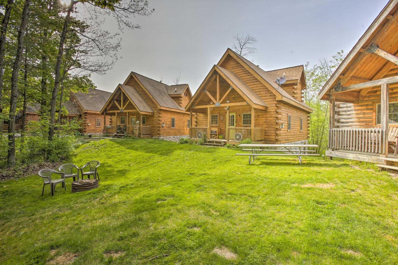 Resort Cabin With Fire Pit Golf, Hike And Play! Rothbury Ngoại thất bức ảnh